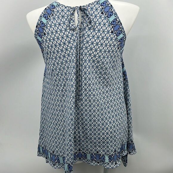 Max Studio large halter handkerchief cut top - Picture 4 of 4